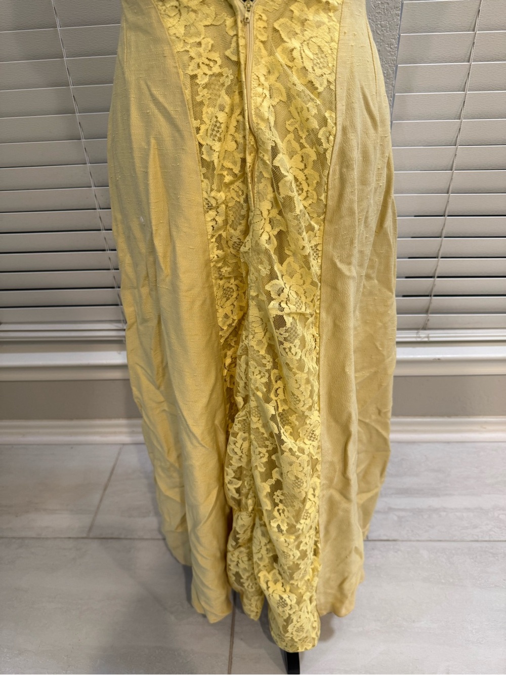 Lace-Front Yellow Maxi Dress with V-Neck - Picture 3 of 6